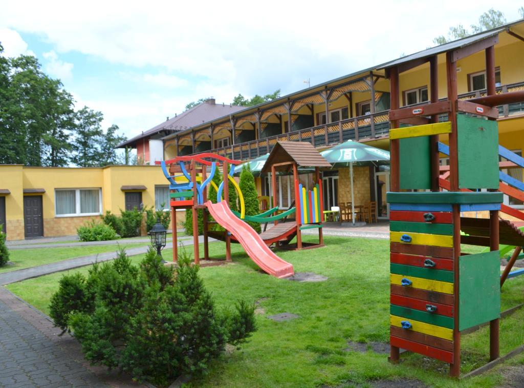 Centrum Wypoczynkowo-Konferencyjne Zacisze Zlotow  Exterior photo